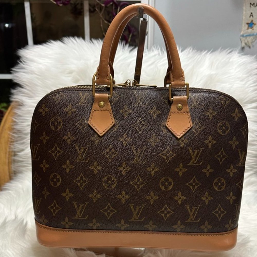 Louis Vuitton Monogram Alma Handbag - Picture 1 of 11